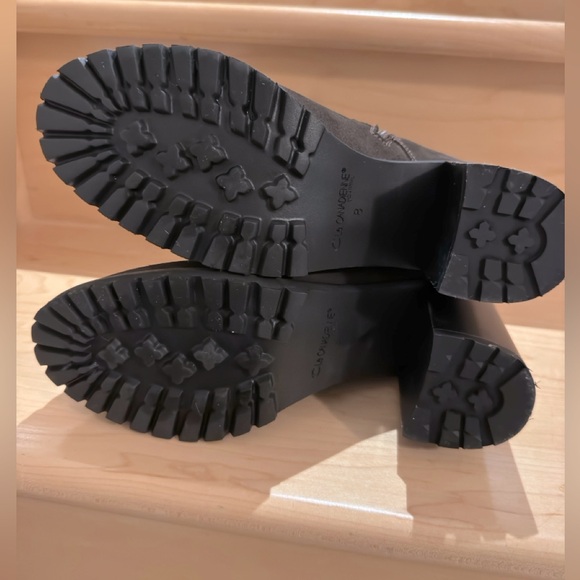 La Canadienne brown suede bootie - Picture 4 of 4